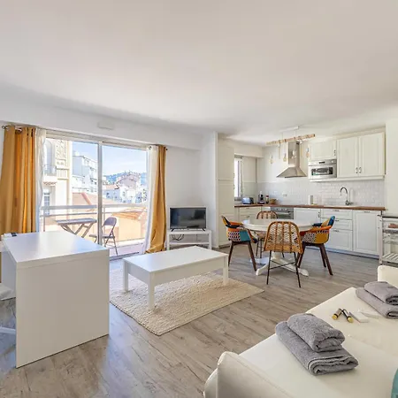 Exceptional Spacious One Bedroom Flat In 아파트 칸느